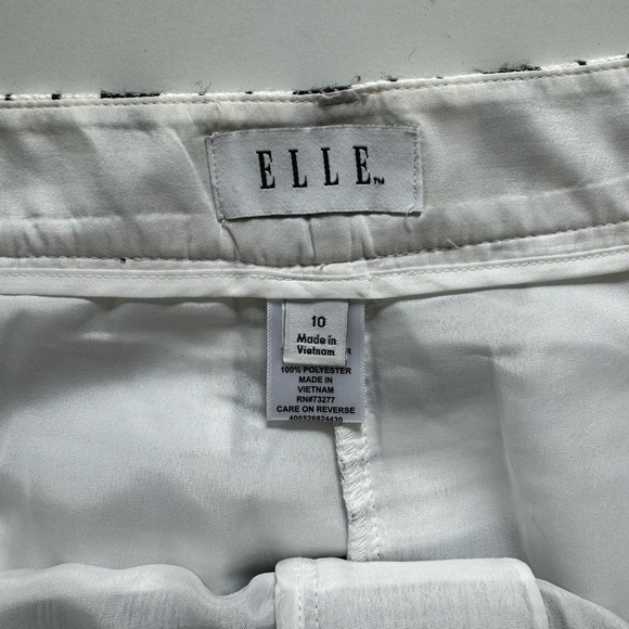 Shorts by ELLE. Size 10 - Picture 3 of 5